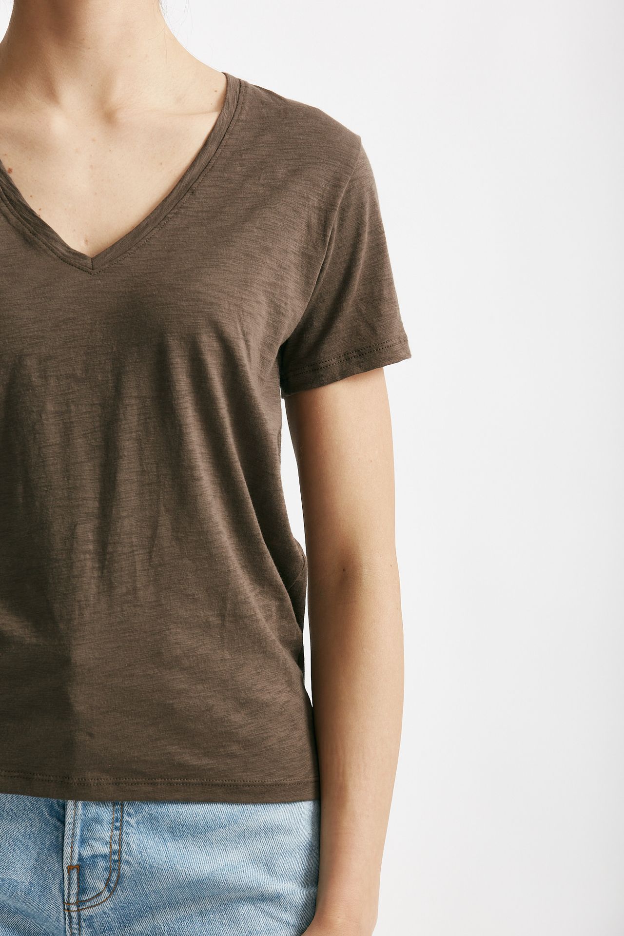 t-shirt basic scollo v romy marrone fiammato women Anonym apparel - 4