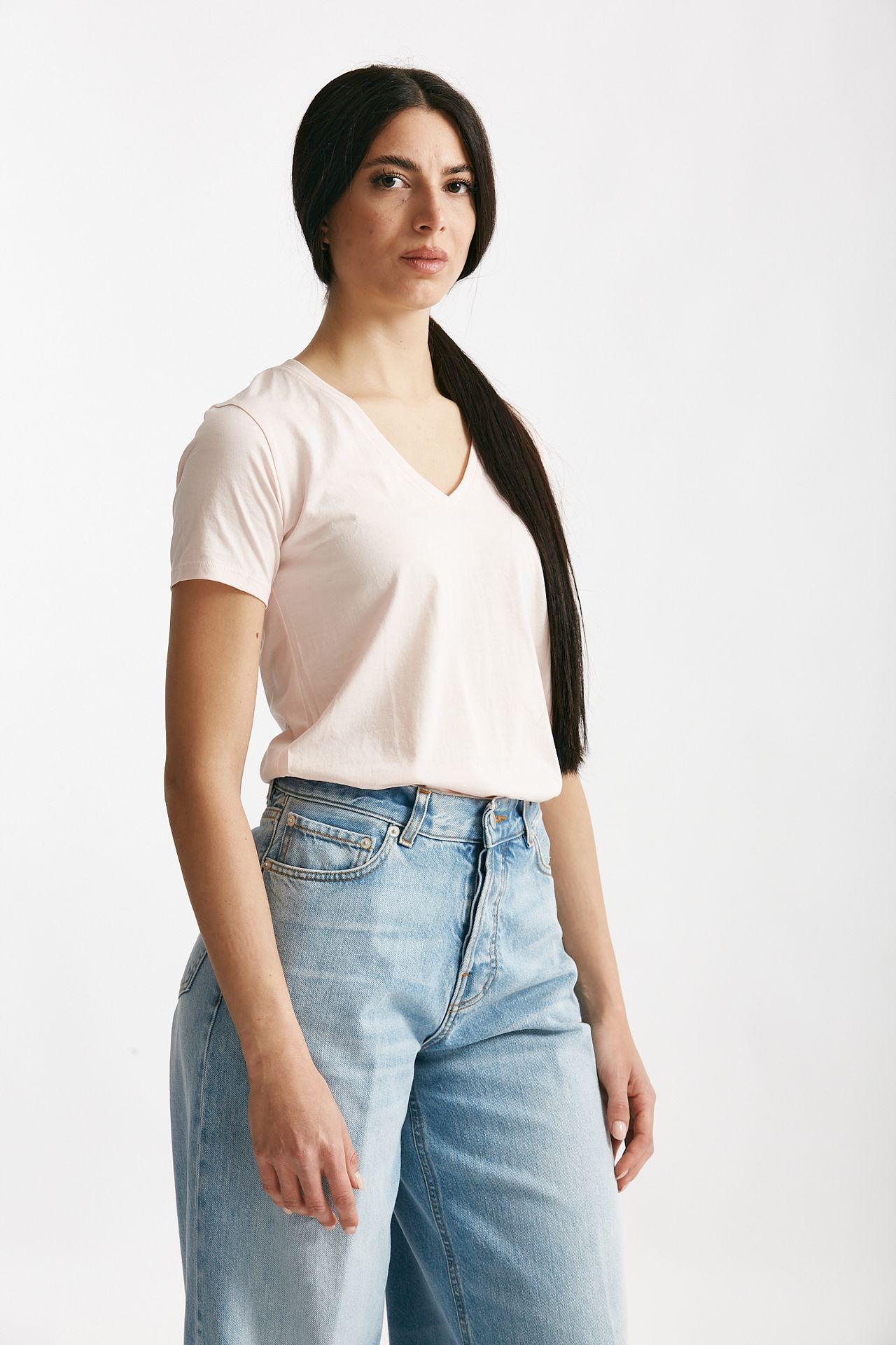 t-shirt basic scollo v romy rosa delicato women Anonym apparel - 3
