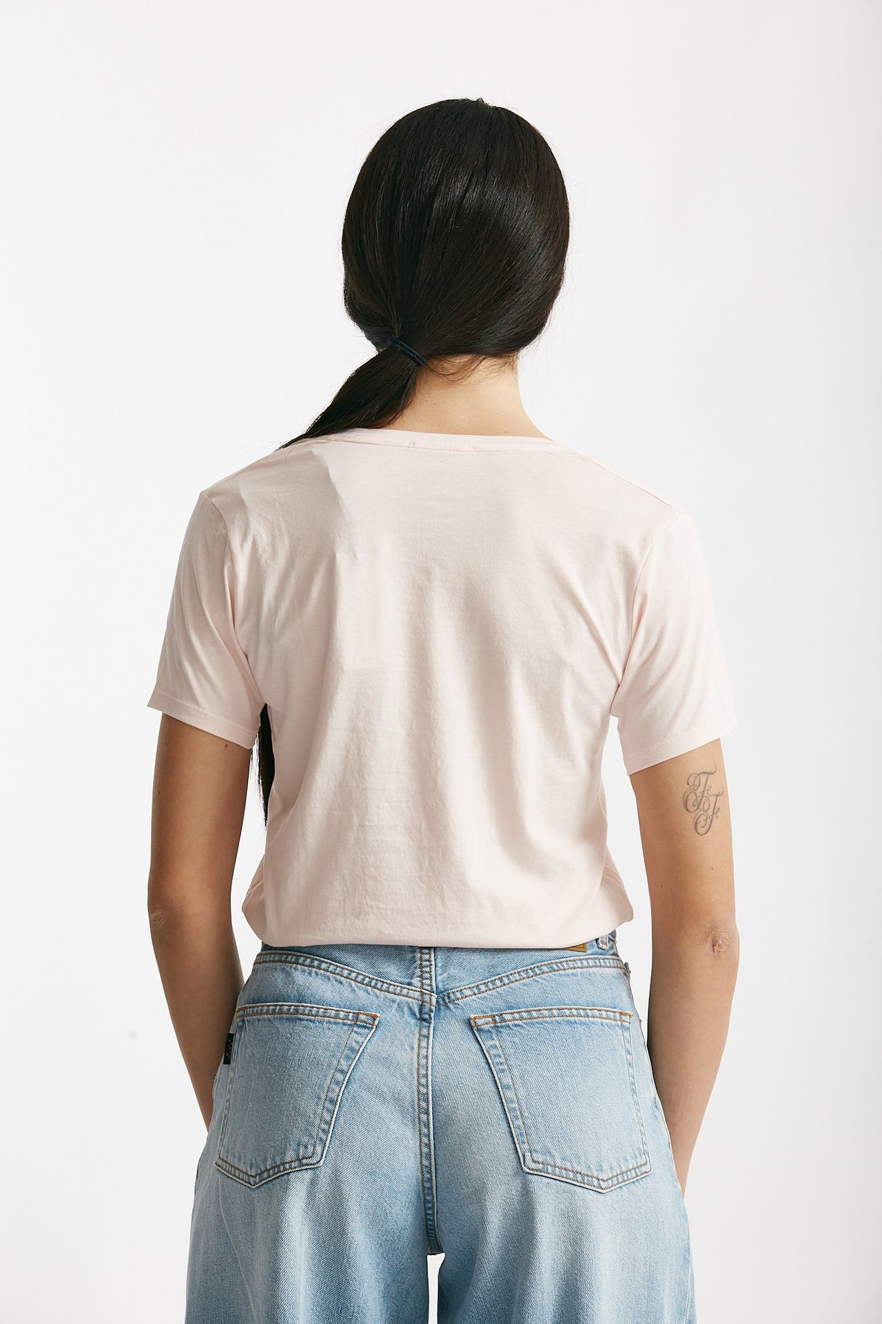 t-shirt basic scollo v romy rosa delicato women Anonym apparel - 4