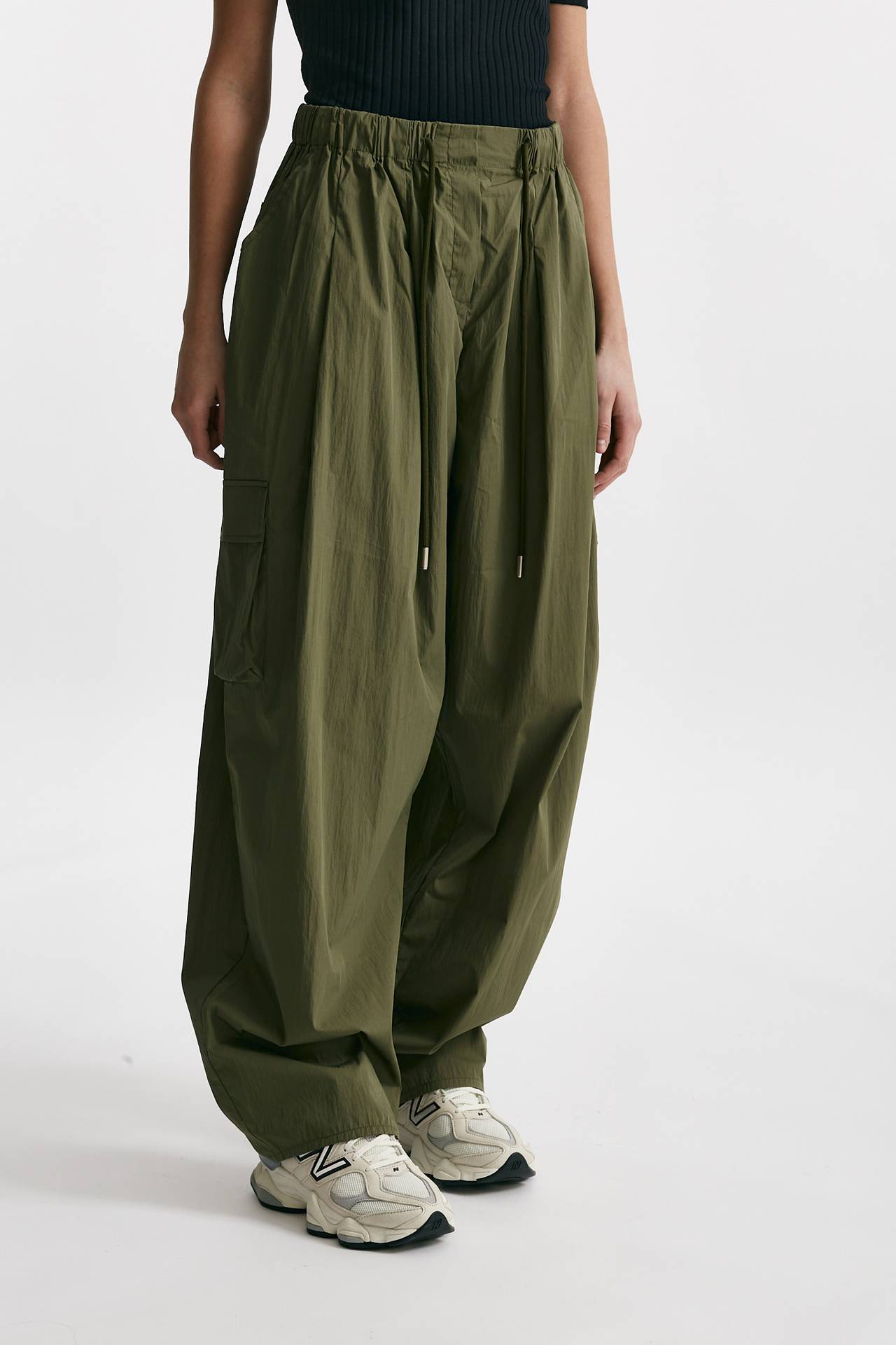 pantalone over fit in tela tecnica verde militare women Giorgio brato - 3