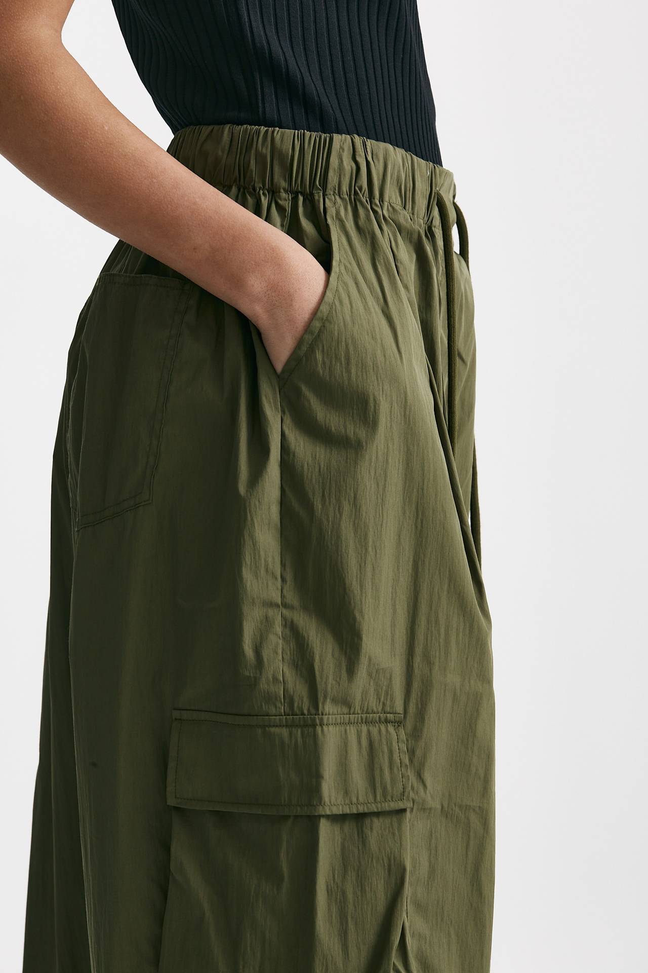 pantalone over fit in tela tecnica verde militare women Giorgio brato - 6