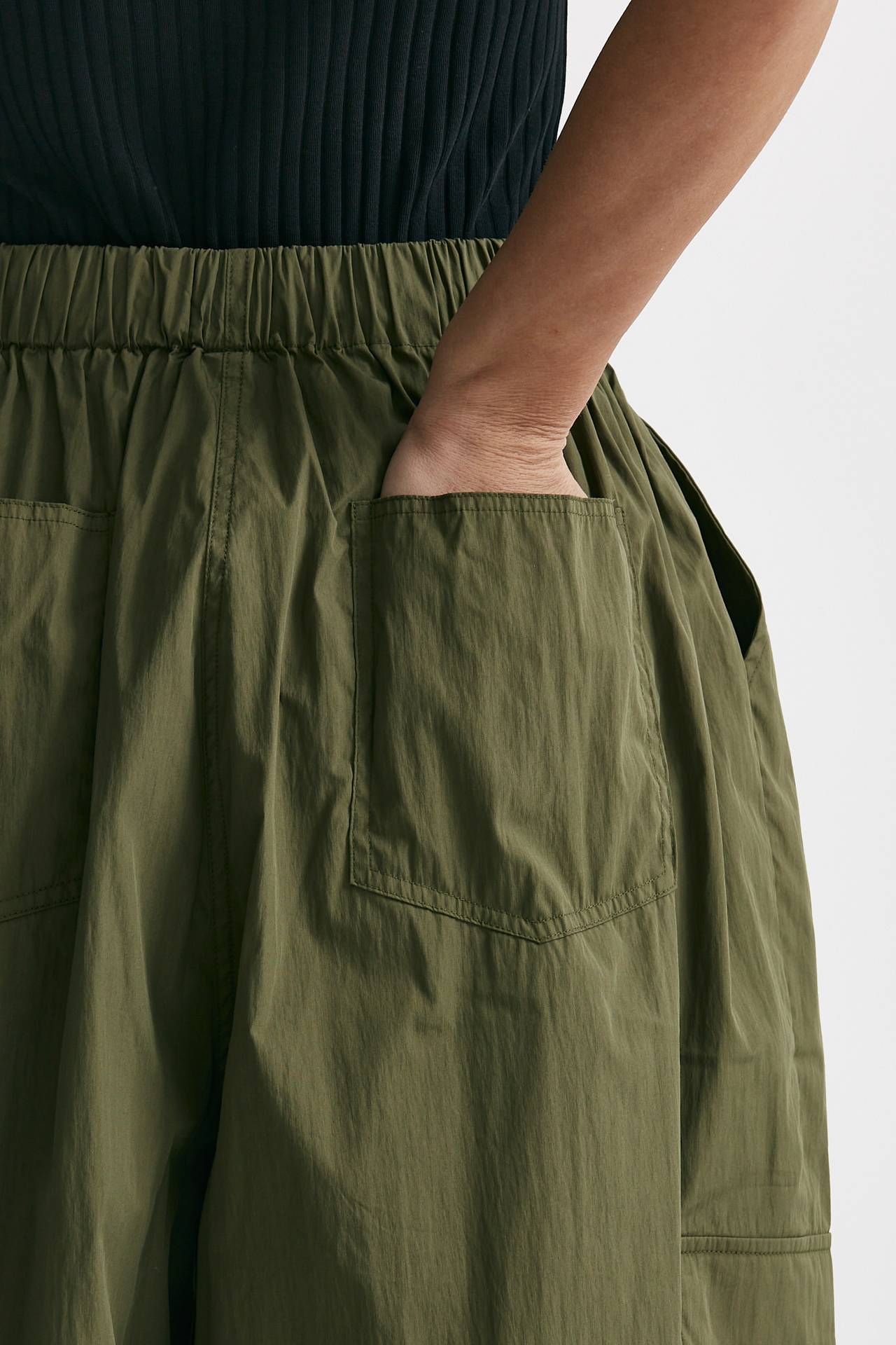 pantalone over fit in tela tecnica verde militare women Giorgio brato - 7