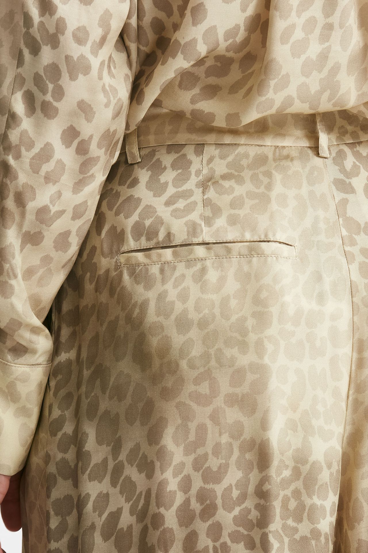 pantalone in fantasia animalier vita alta women Nude - 7