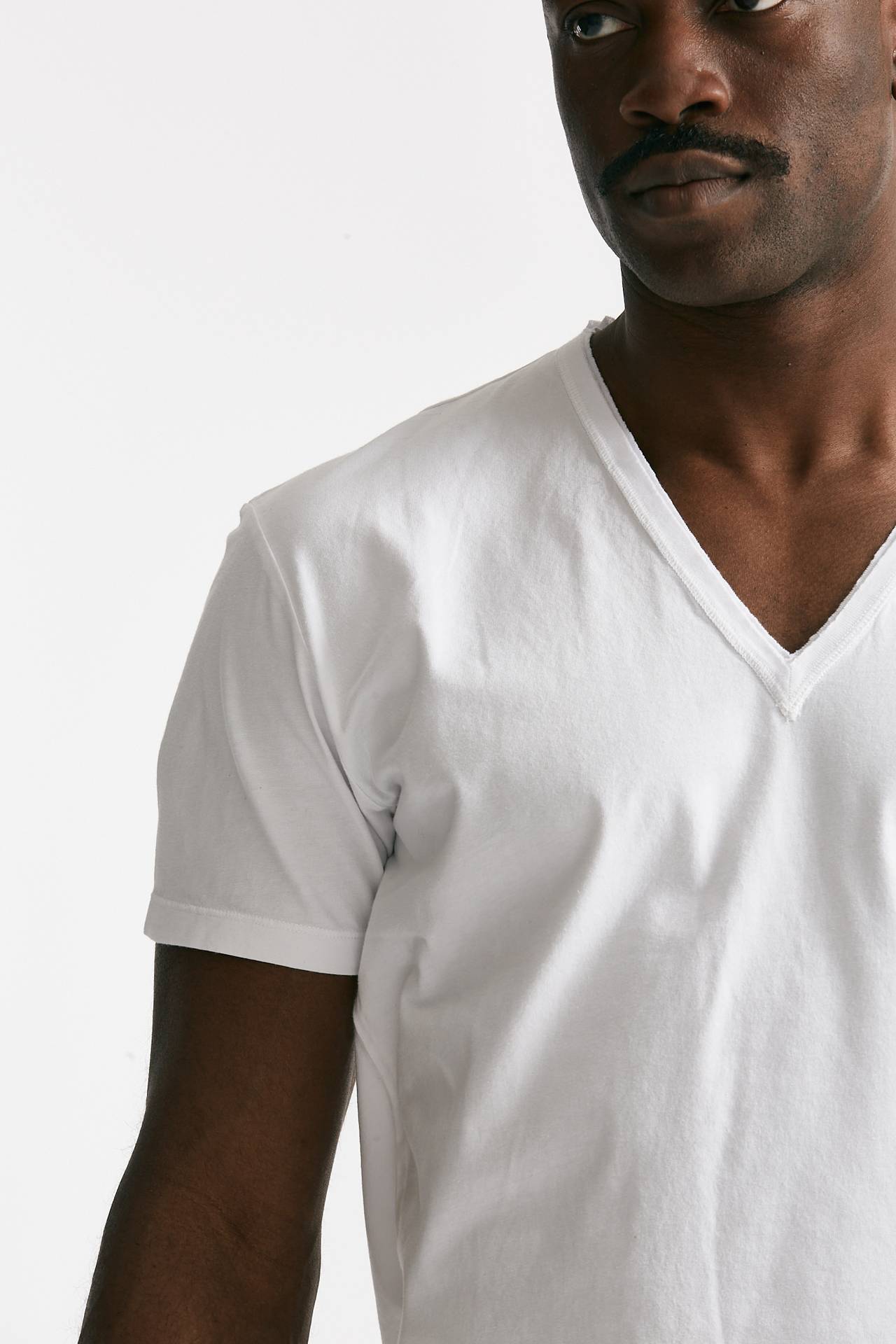 t-shirt scollo a v in cotone bianco men Grifoni - 5