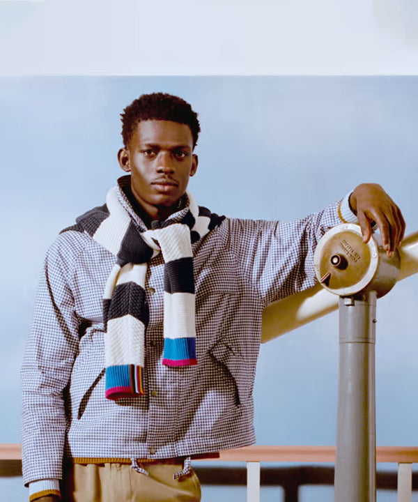 Paul Smith uomo: l’eleganza british che unisce classicità, colore e spirito contemporaneo