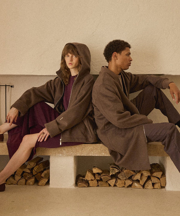 WOC per uomo e donna: accessori contemporanei tra identità, funzionalità e stile essenziale
