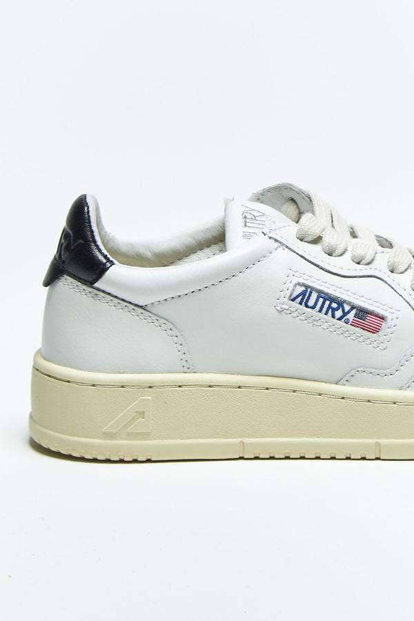 sneakers medalist low aulw-ll22 women Autry