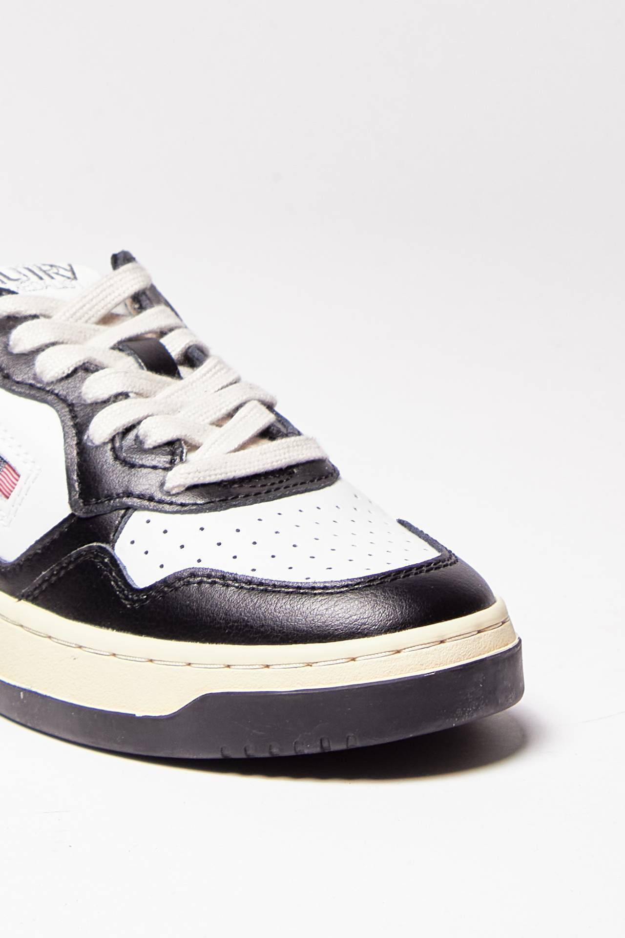 sneakers in pelle medalist low aulw-wb01 women Autry - 1