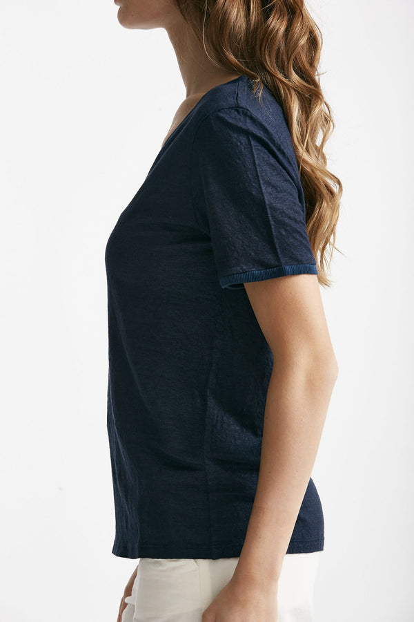t-shirt in lino blu scollo a v women Clouds