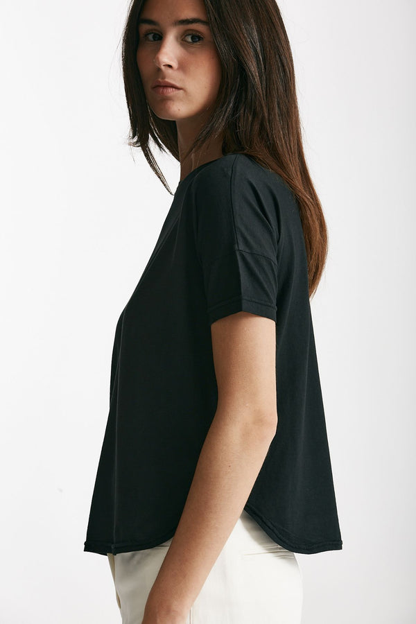 t-shirt scatolina crop nero women ( p - s )