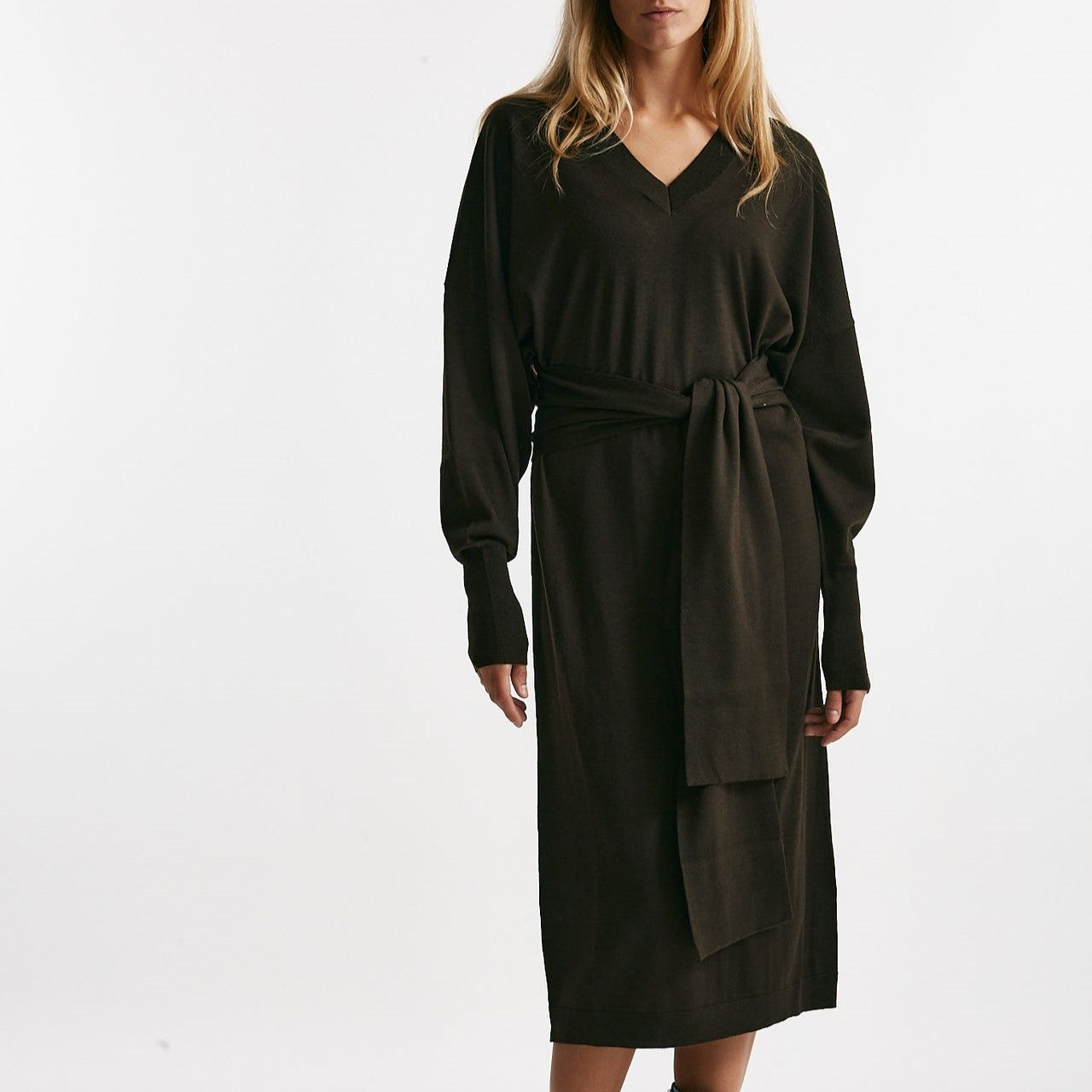 abito in maglia scollo a v cioccolato women Nude - 6