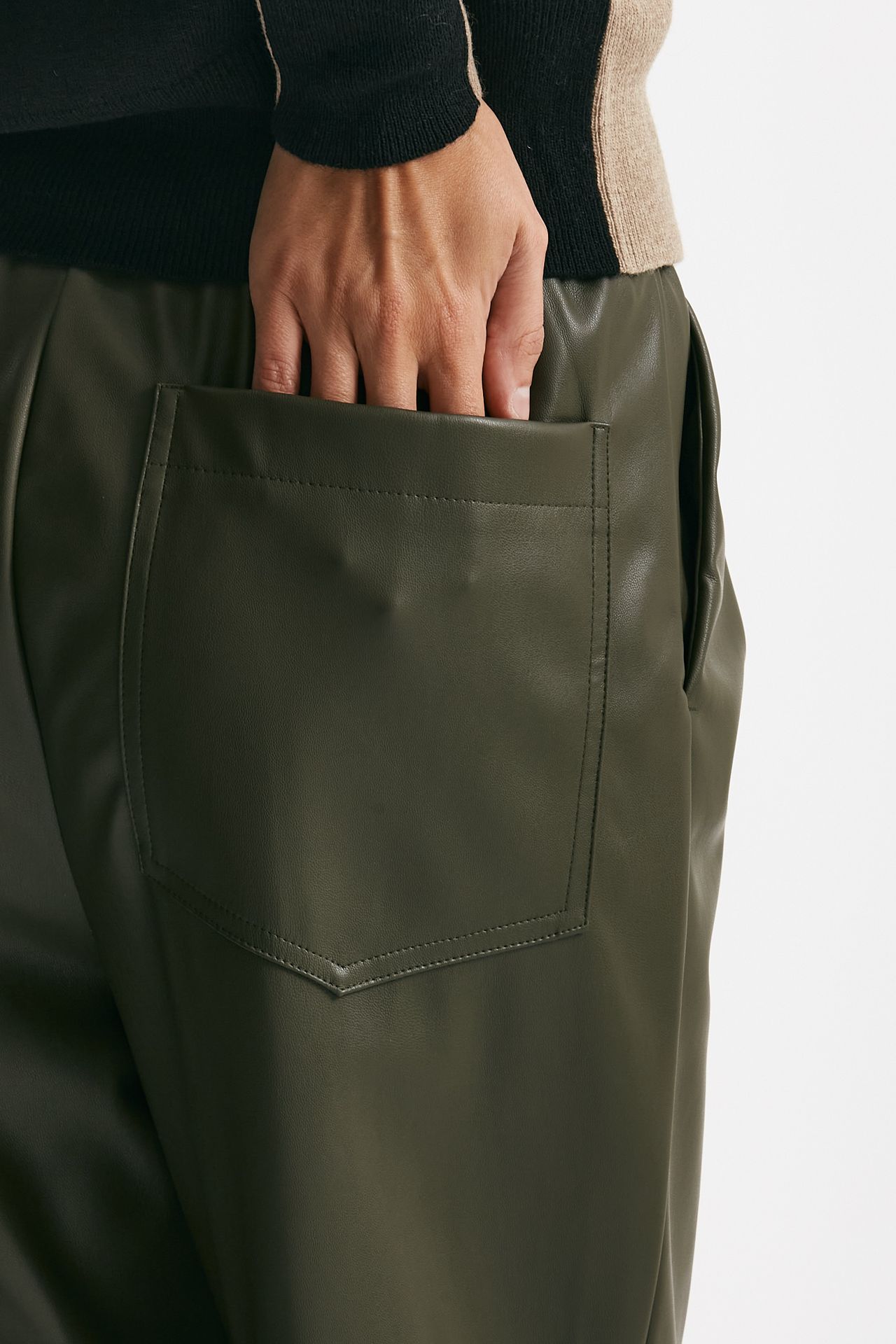 pantalone dritto eco pelle verde oliva women Nude - 5