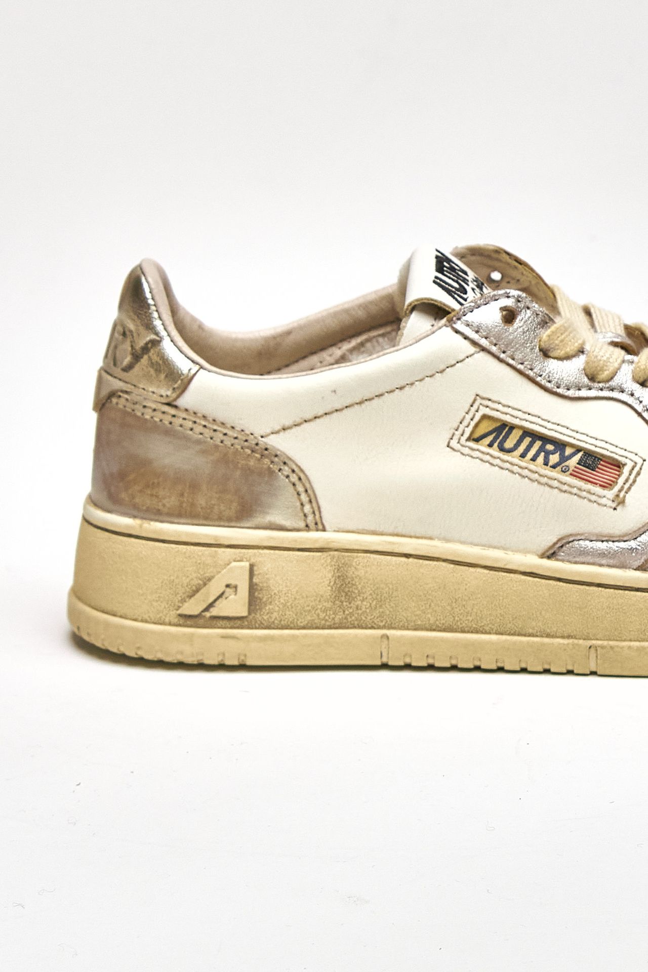 Sneakers SUPERVINTAGE LOW – AVLW-MT10 in pelle e nylon women Autry - 6