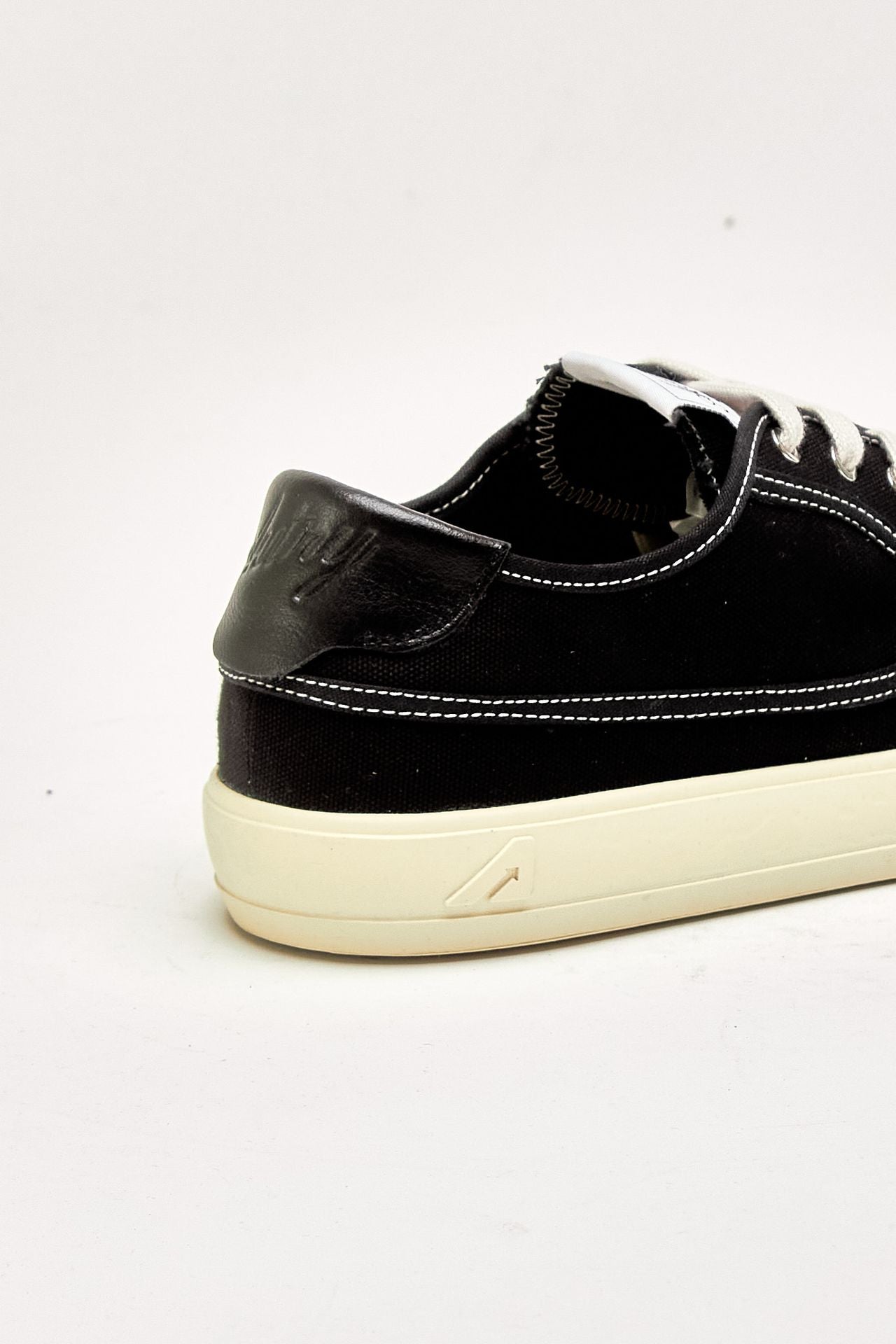 Sneakers SNEAKERS WINDSCAPE LOW in canvas nero women Autry - 7