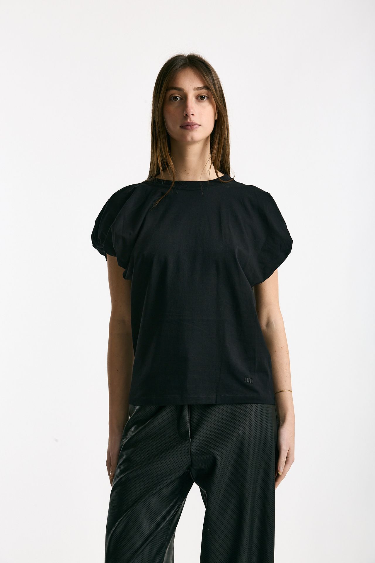 T-shirt girocollo maniche a sbuffo nero women Nude - 4