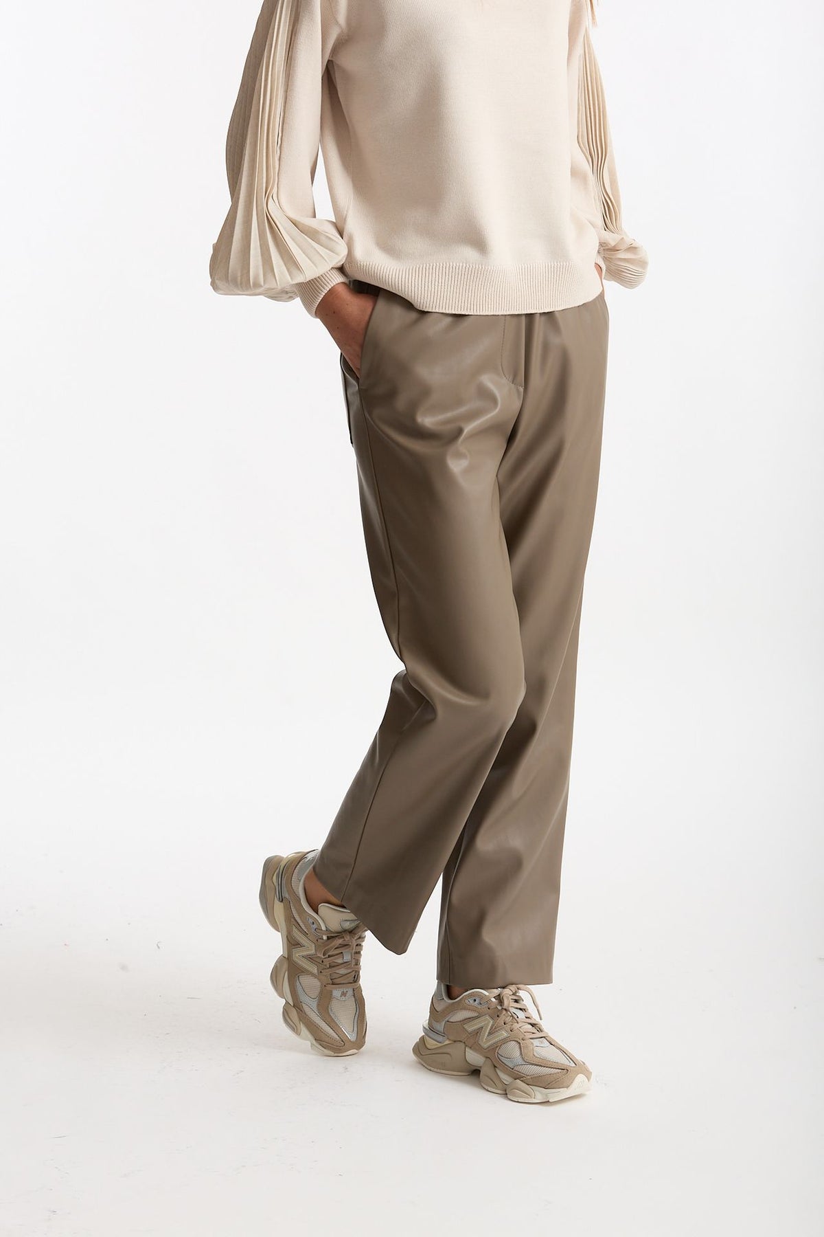 Pantalone dritto ecopelle taupe women Nude - 3