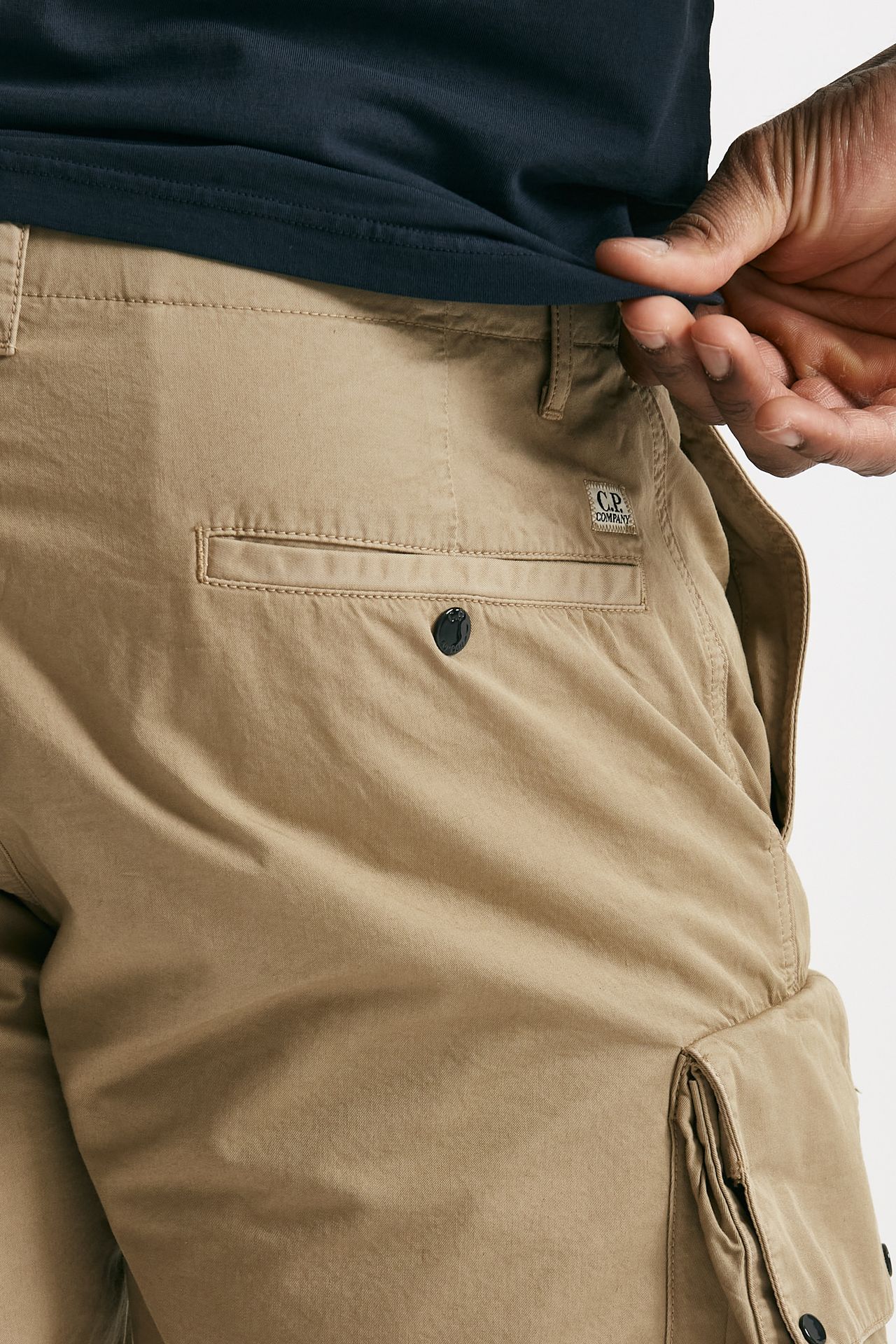 bermuda in cotone gabardine fermo beige men C.p. company - 9
