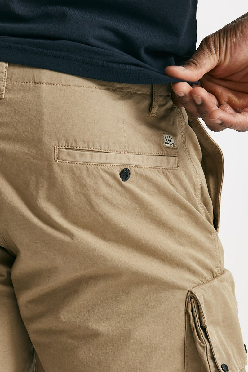 bermuda in cotone gabardine fermo beige men C.p. company - 9