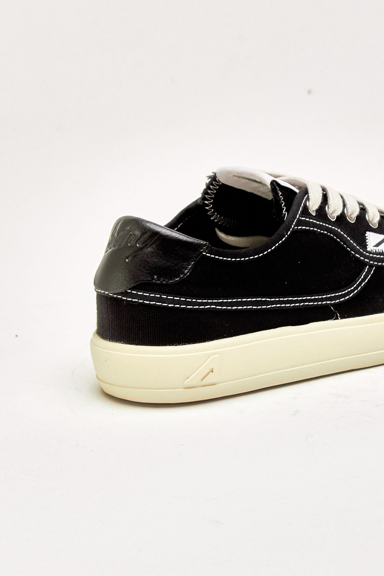 Sneakers SNEAKERS WINDSCAPE LOW in canvas nero men Autry - 7