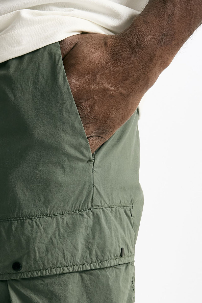 Bermuda in cotone e poliamide stretch verde men C.p. company - 6