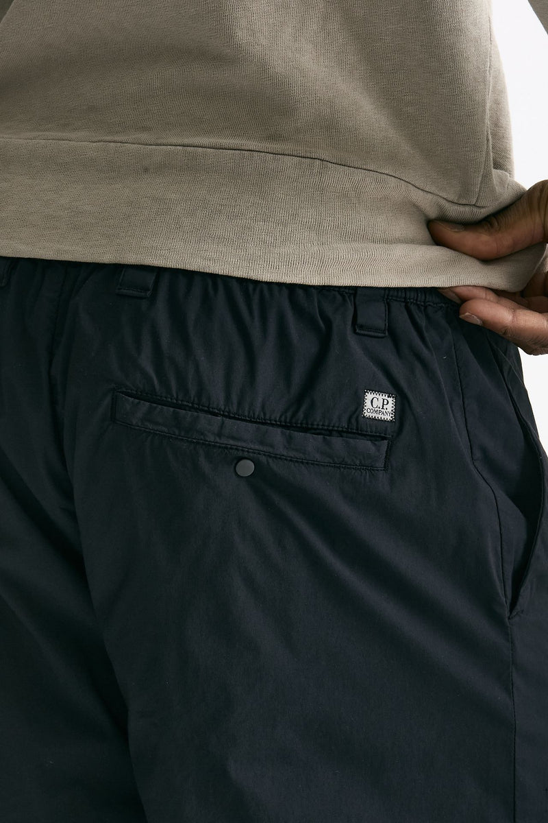 Bermuda in cotone e poliamide stretch blu men C.p. company - 8