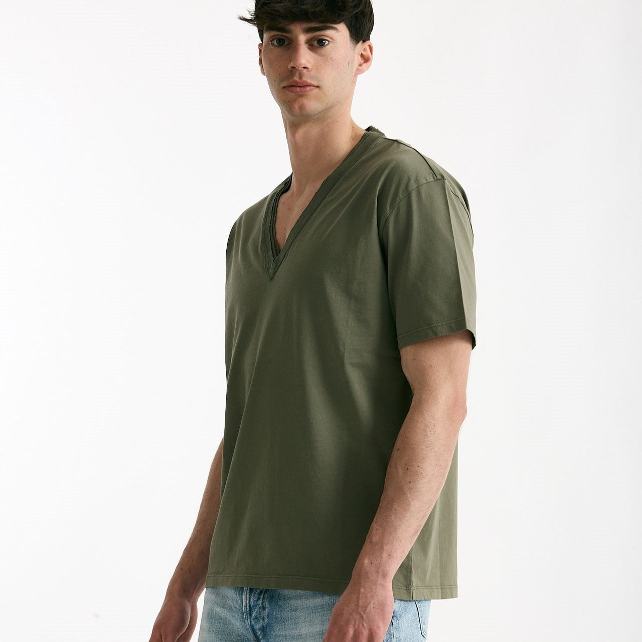 T-shirt Scollo a V verde militare men Grifoni - 6