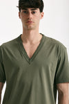 T-shirt Scollo a V verde militare men Grifoni - 5
