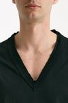 T-shirt Scollo a V nero men Grifoni - 5