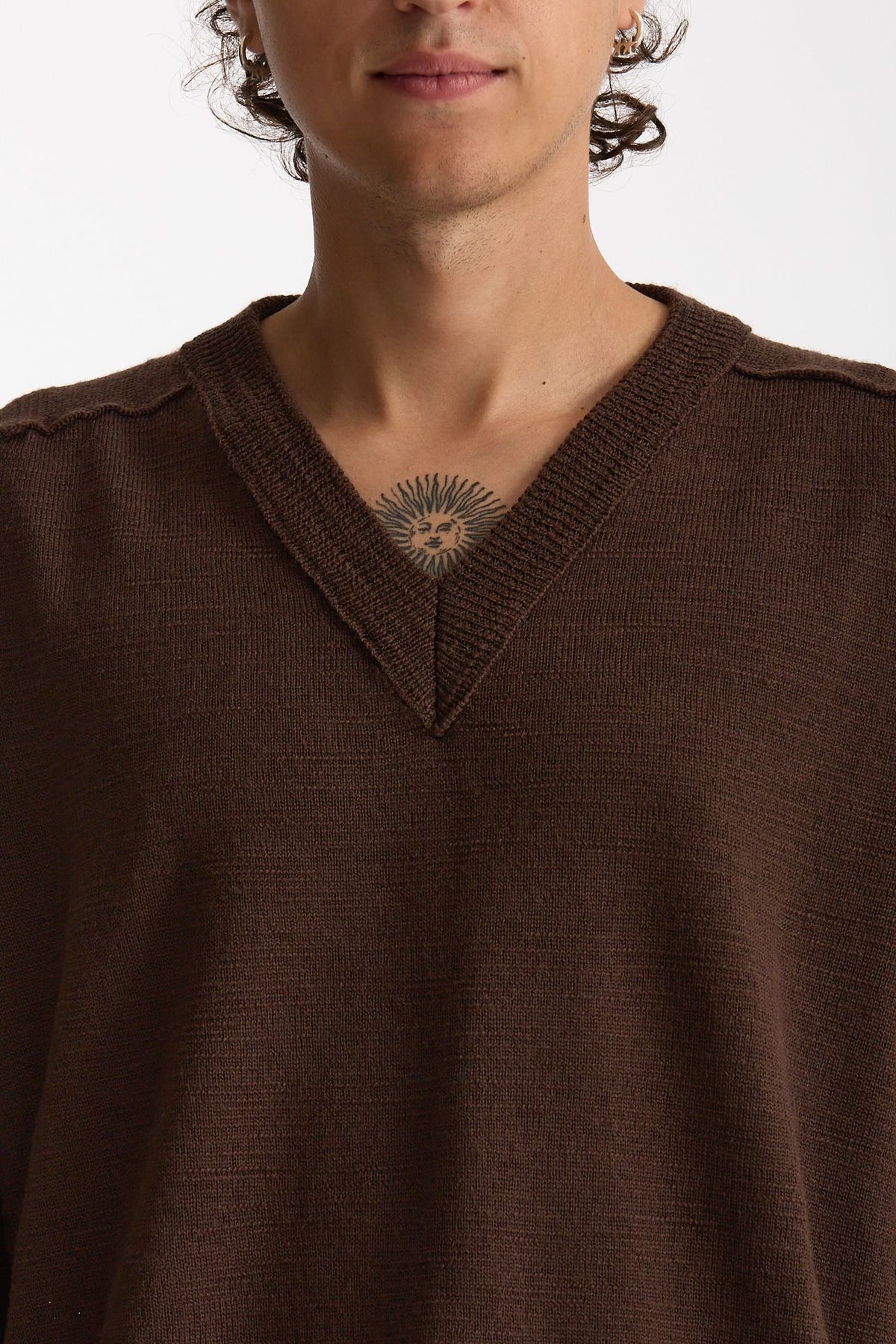 Maglia in lana marrone Scollo a V men Atomo factory - 5