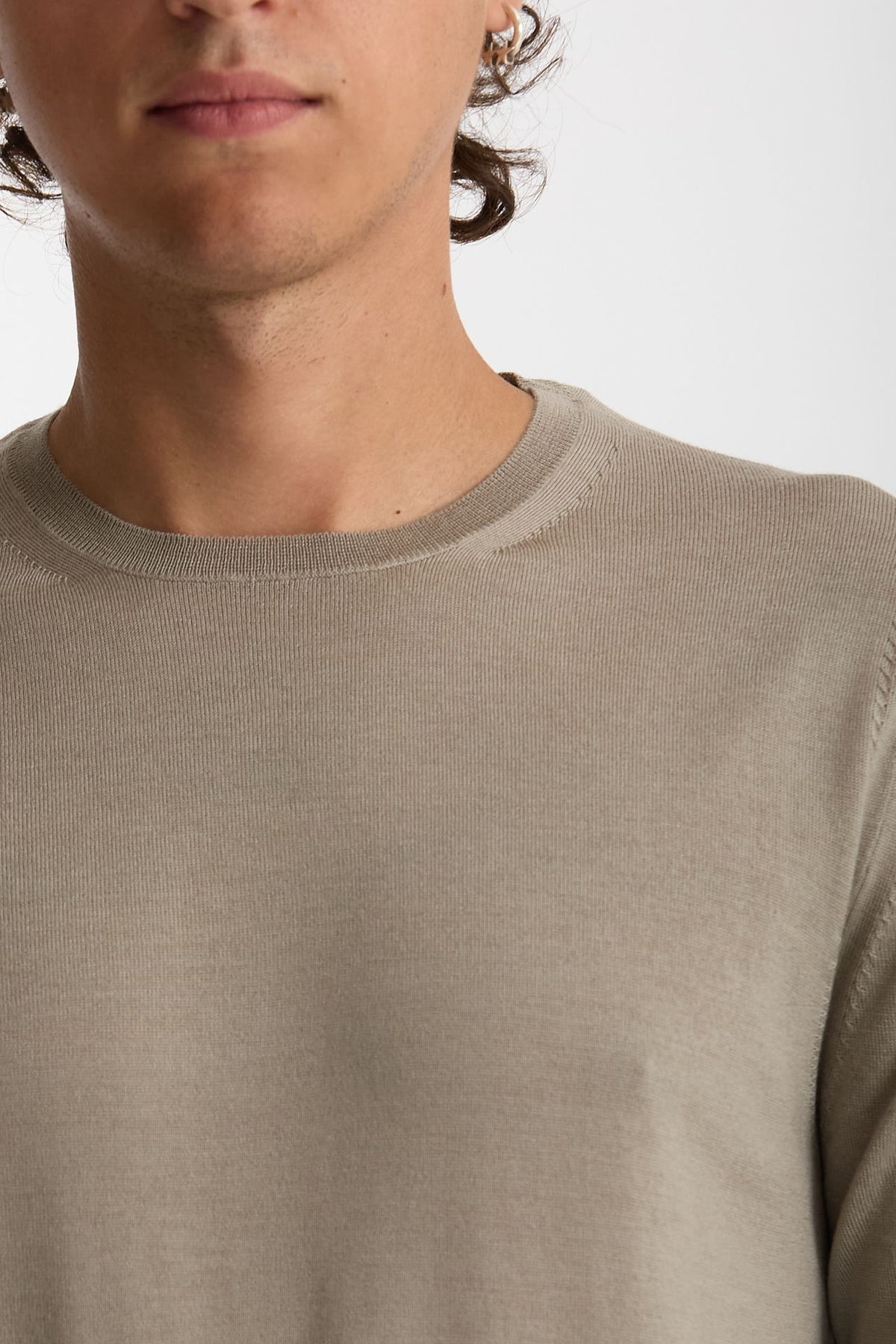 Maglia girocollo in lana rasata tortora men Hosio - 5