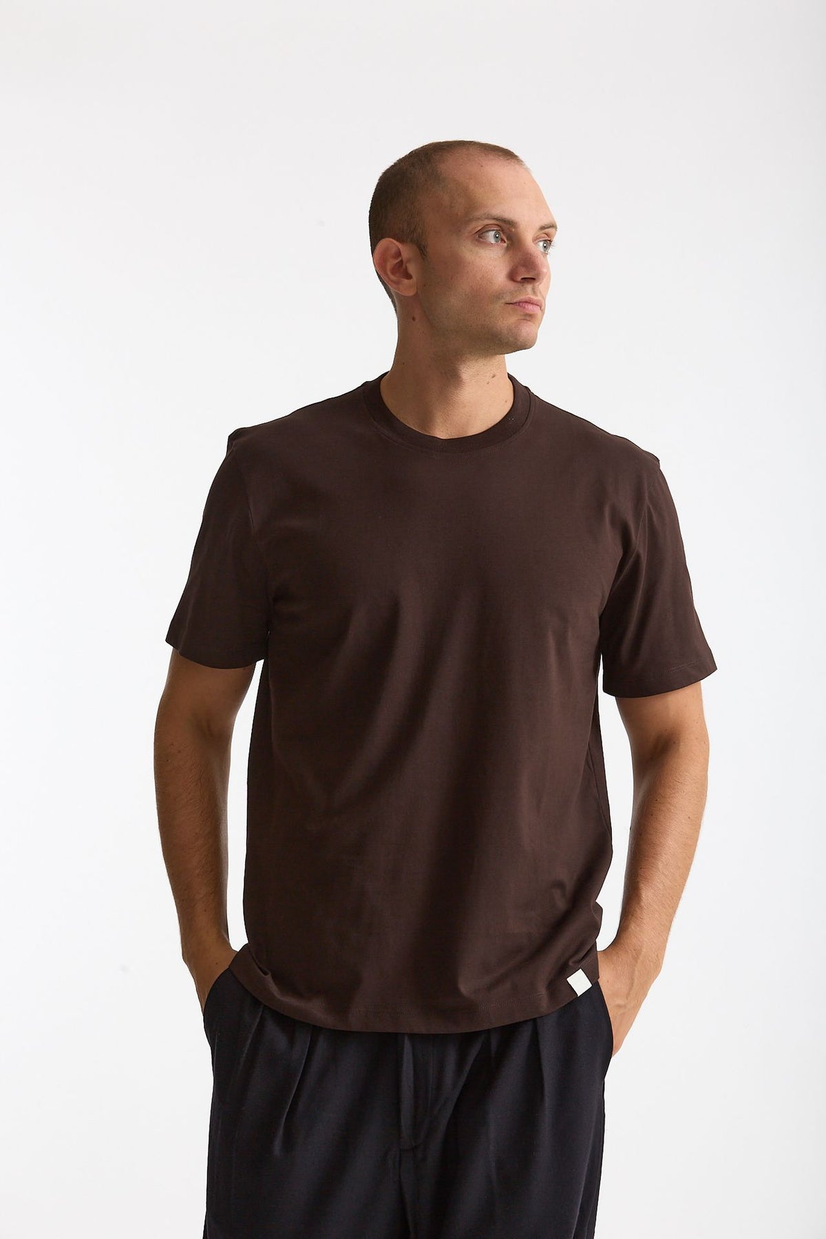 T-shirt girocollo in cotone marrone men Woc - 2